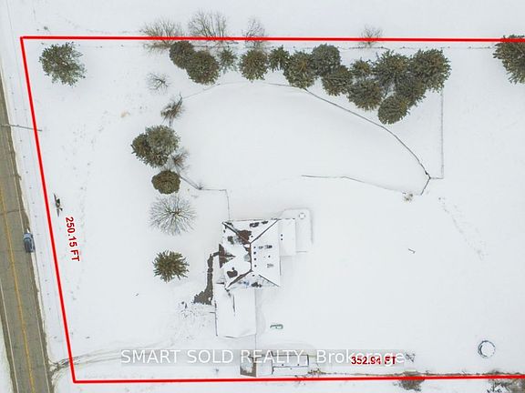 4th image of 1008 Mount Albert Rd