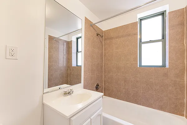 Rented by REAL New York | media 15