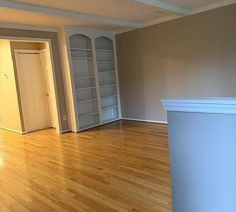 3rd image of 324 Dawson St APT D