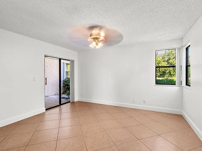 5701 Riverside Dr #106B6 — Photo 18