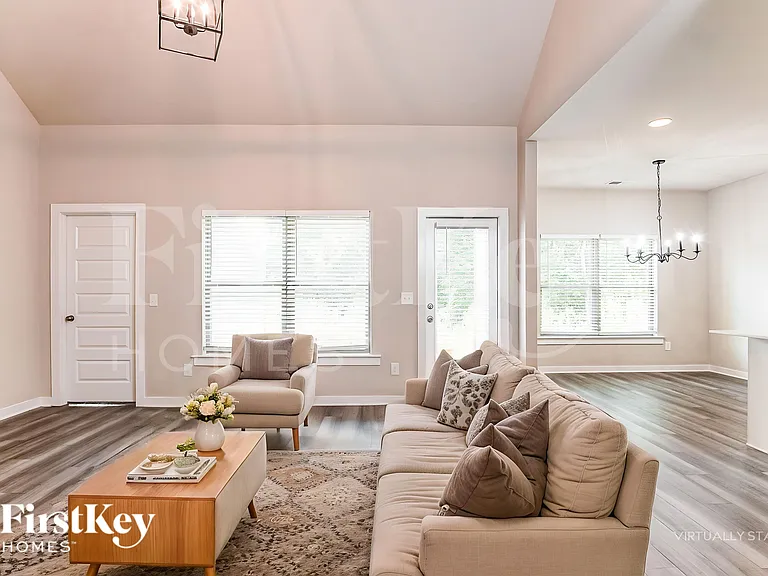 300 Avalon Way — Photo 3
