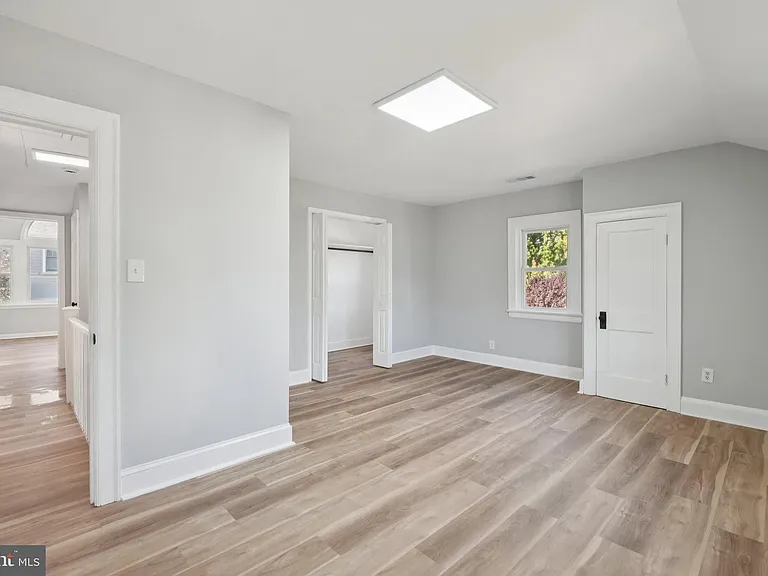 2500 S Eads St — Photo 13