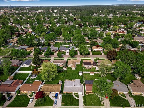 3rd image of 106 Heritage Rd