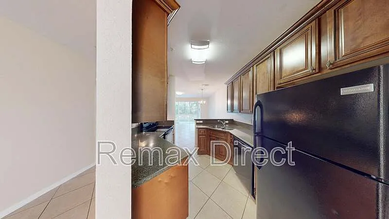 3 bed, 2.5 bath, $2,350 — Photo 3
