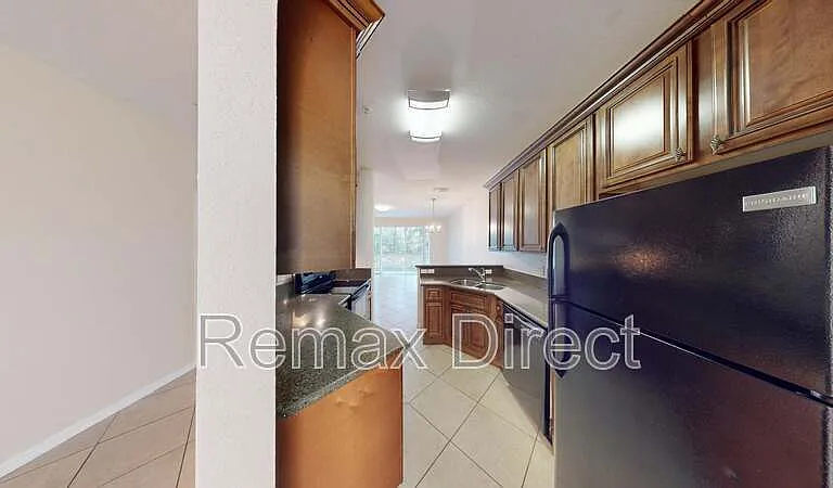 831 Pipers Cay Dr — Photo 3