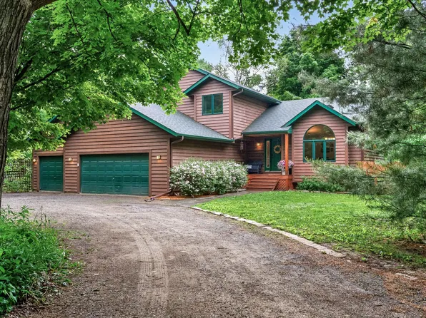 27421 Quinlan Ave, Lindstrom, MN 55045