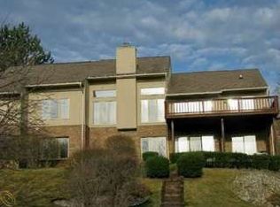 3335 Montmarte Cir, West Bloomfield, MI 48323