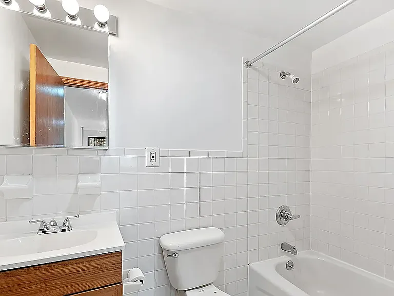 107 E 2nd St #10 — Photo 3