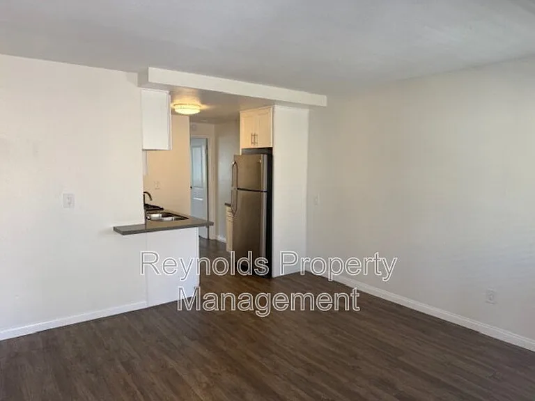 4674 Bancroft St #8 — Photo 21