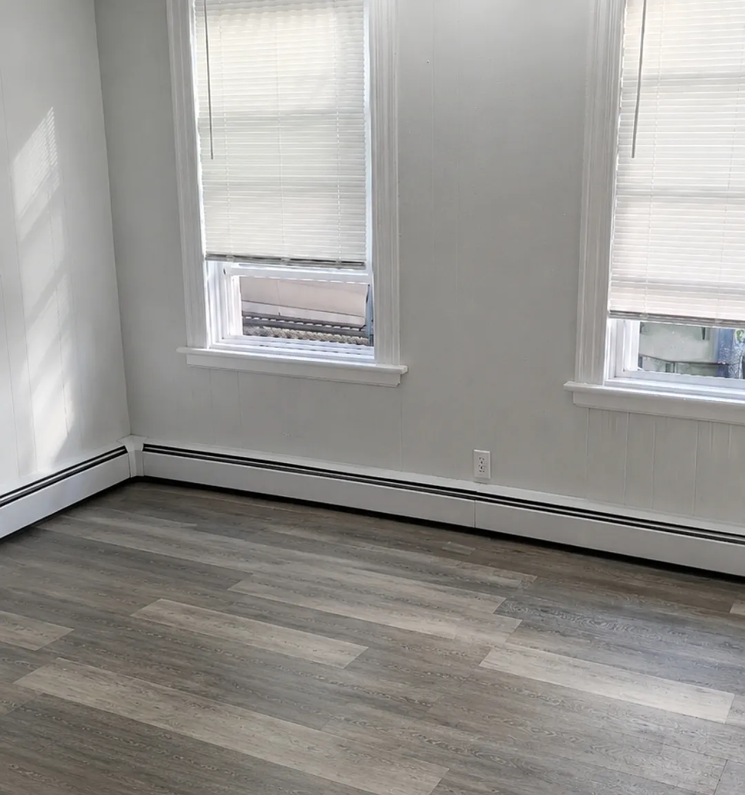 3 bed, 1000 sqft, $2,000 — Photo 1