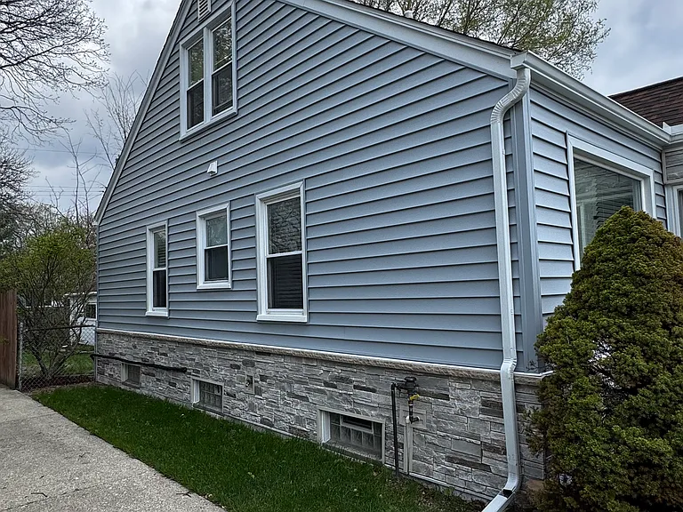 241 Devillen Ave — Photo 3