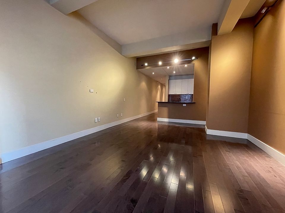 1st image of 88 Greenwich St APT 323