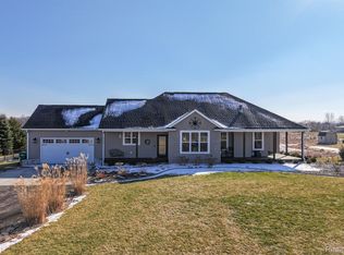 2114 Oakwood Rd, Ortonville, MI