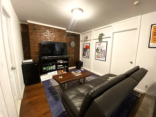 Rented by Douglas Elliman | media 8