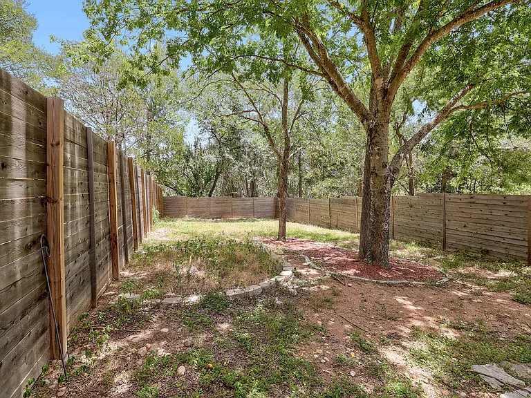 4803 Pecan Springs Rd #B — Photo 26