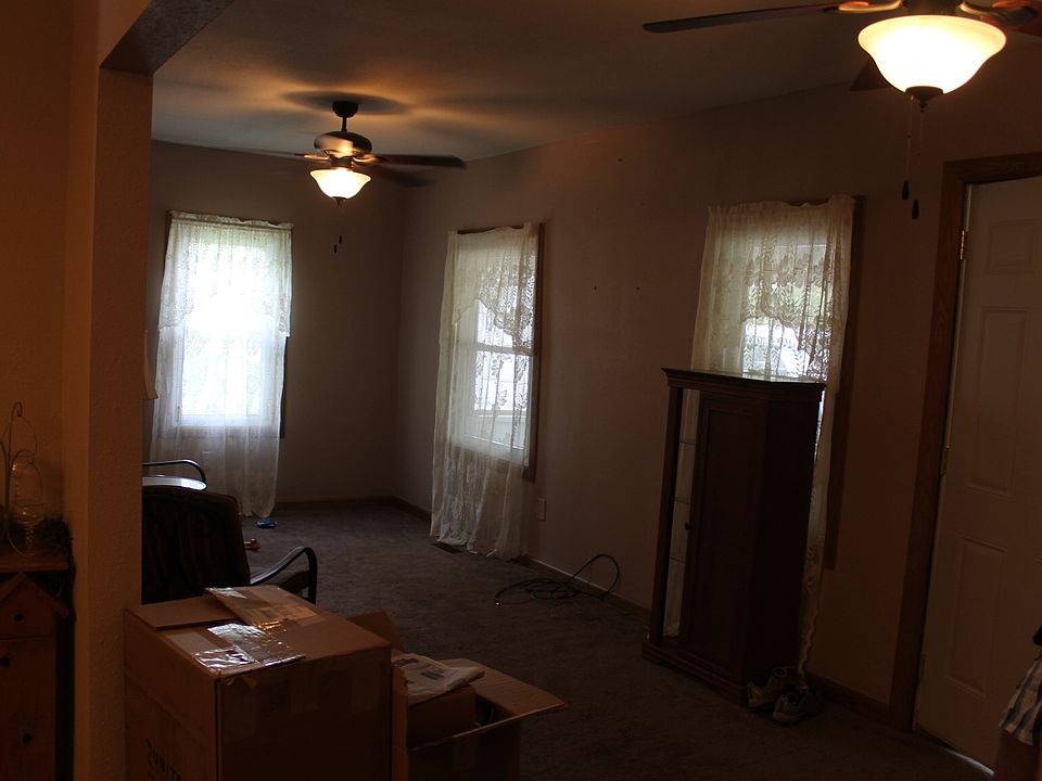 2nd image of 949 S Indiana Ave