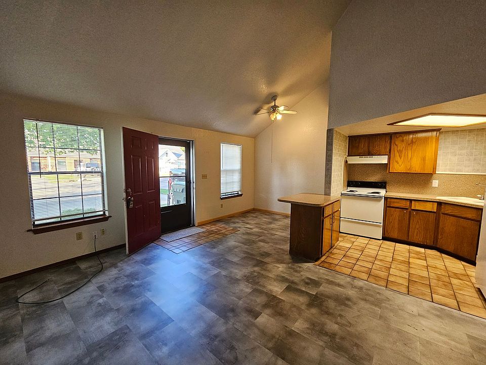 HAYES130 130 W Hayes St Norman, OK Zillow Apartments for Rent in