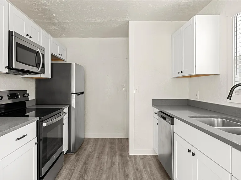 3568 Orchard Ave — Photo 9