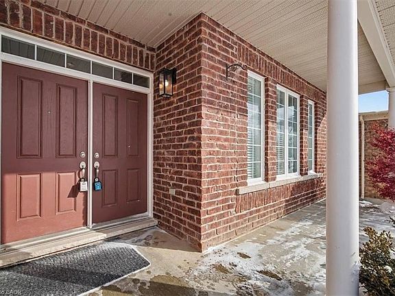 5th image of 93 Tremaine Dr