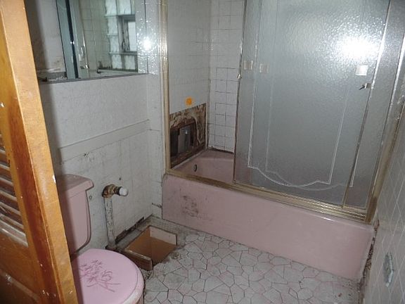 3rd image of 2200 N Mango Ave