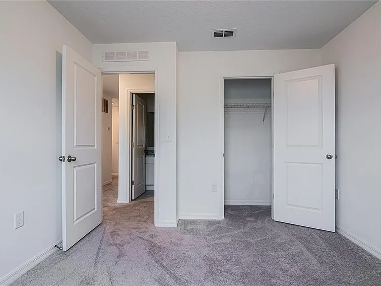 205 Mandovi St — Photo 42