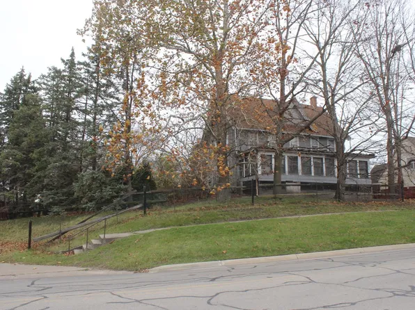 415 N Main St, Maquoketa, IA 52060