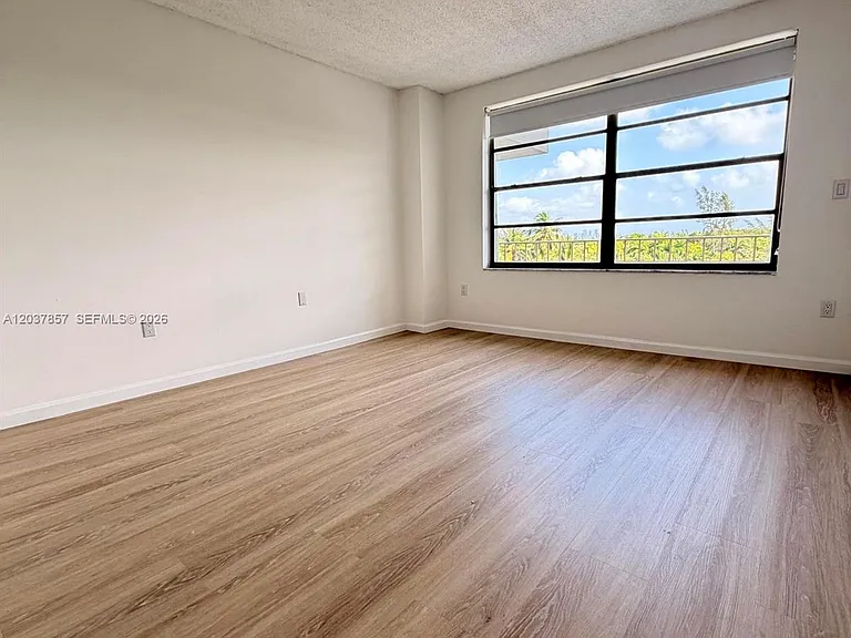 155 Ocean Lane Dr #504 — Photo 13
