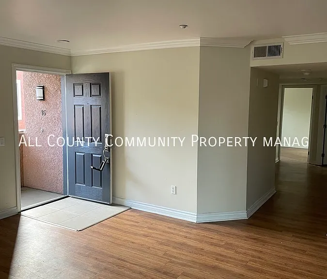 1132 N Broadway #16 — Photo 7