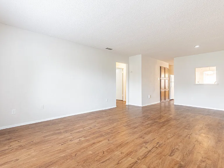 323 W William Cannon Dr #A — Photo 5