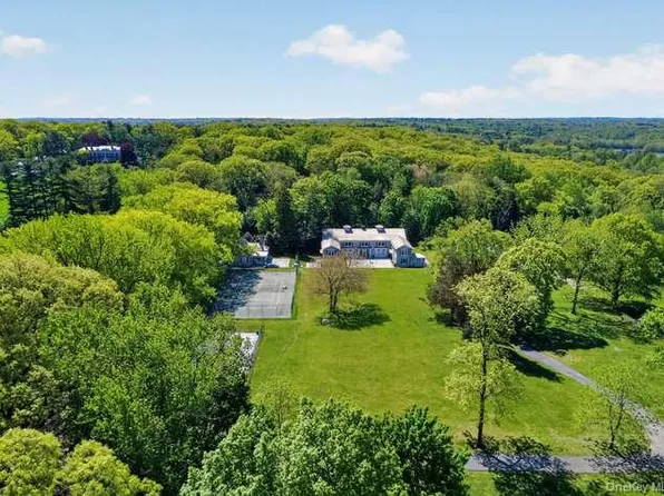 (undisclosed Address), Mill Neck, NY 11765