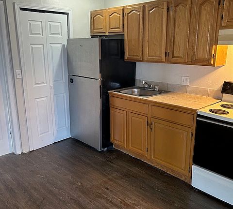 2nd image of 1474 Xenia St APT 2