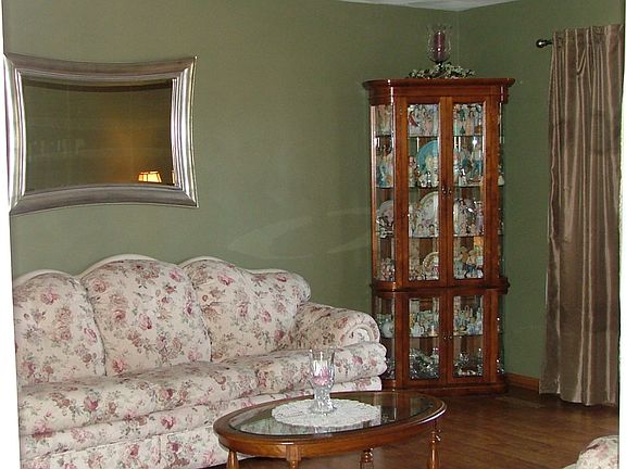 5th image of 820 Tanglewood Dr