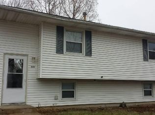 1127 Emerald Dr, Davenport, IA 52804