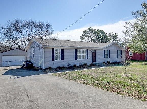 2nd image of 309 Buckingham Pl