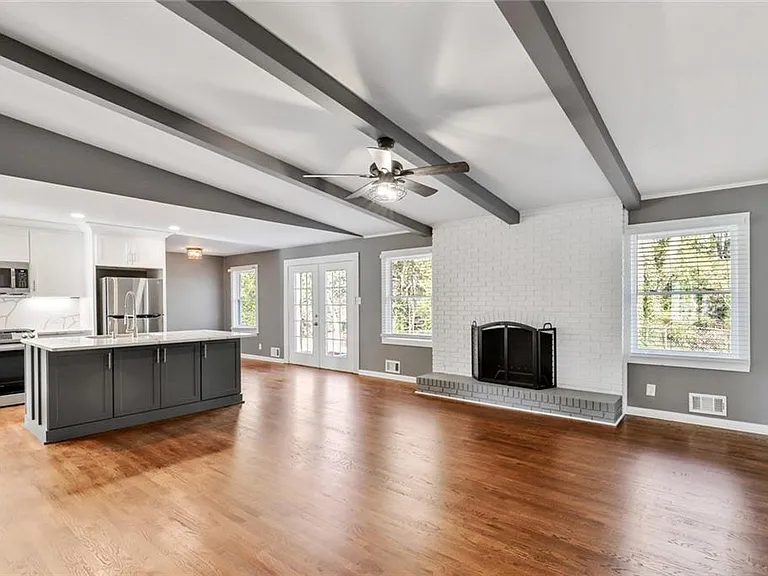 2341 Rubart Dr — Photo 7