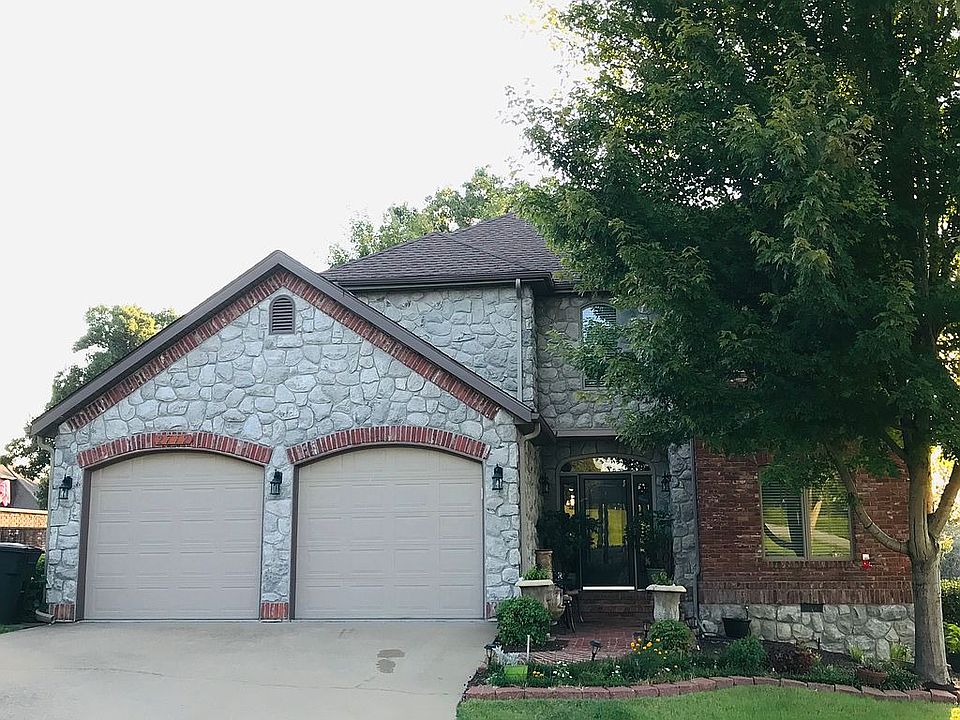 Front View  with New Roof
