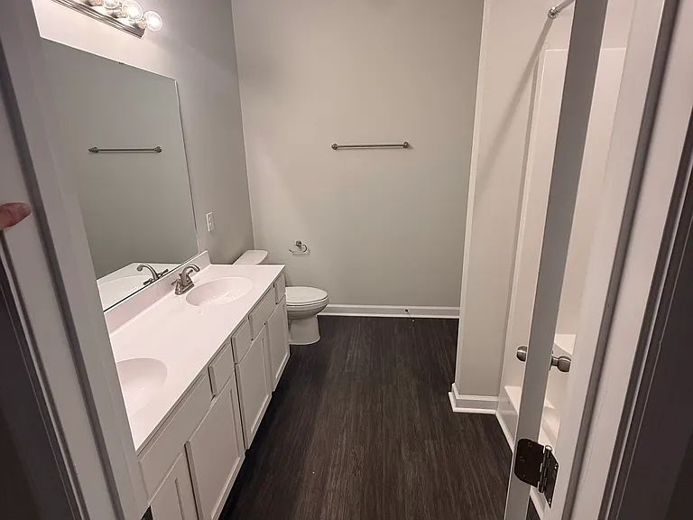 2025 Folkstone Woods Ln — Photo 22
