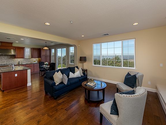 5th image of 336 Drummond Dr