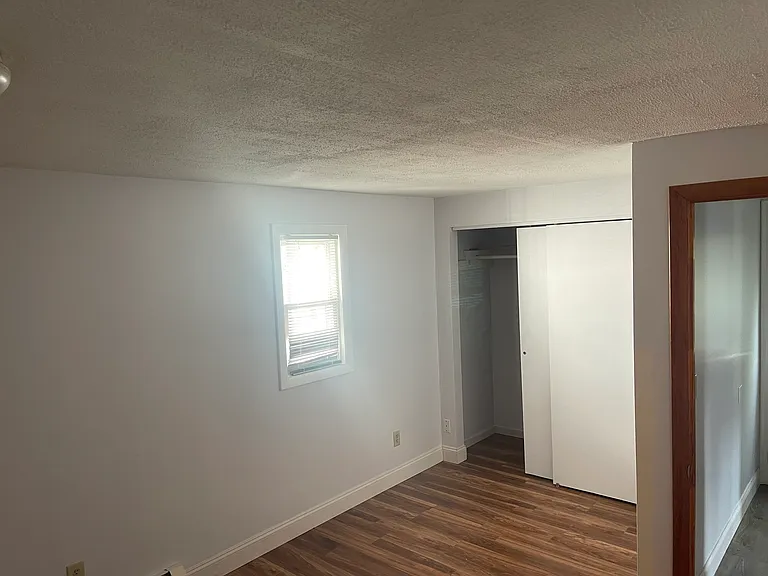 532 Warren St E — Photo 25