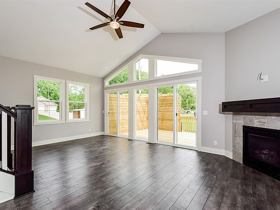 007-Living_Room-2776733-medium