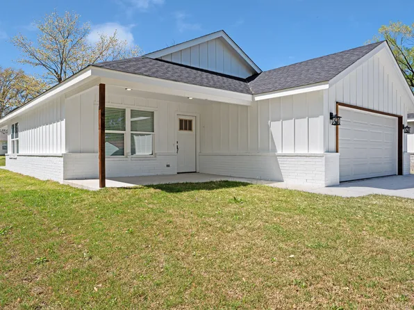 1030 S Cherokee St, Grove, OK 74344