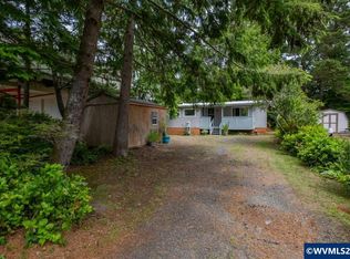 220 SE Hazelton Pl, Depoe Bay, OR 97341