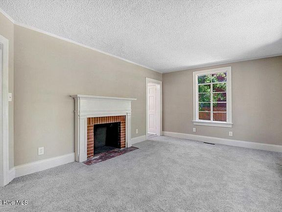 5th image of 403 S Andrews Avenue