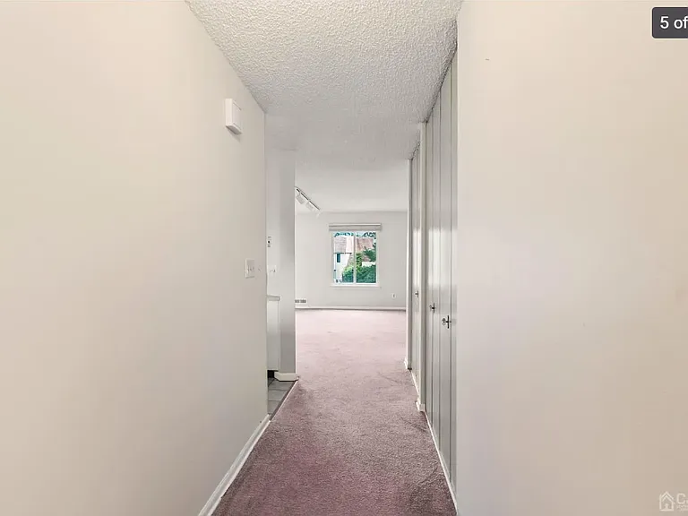 28 Carriage Pl — Photo 5