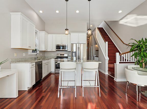 5th image of 1842 W Armitage Ave Unit 3
