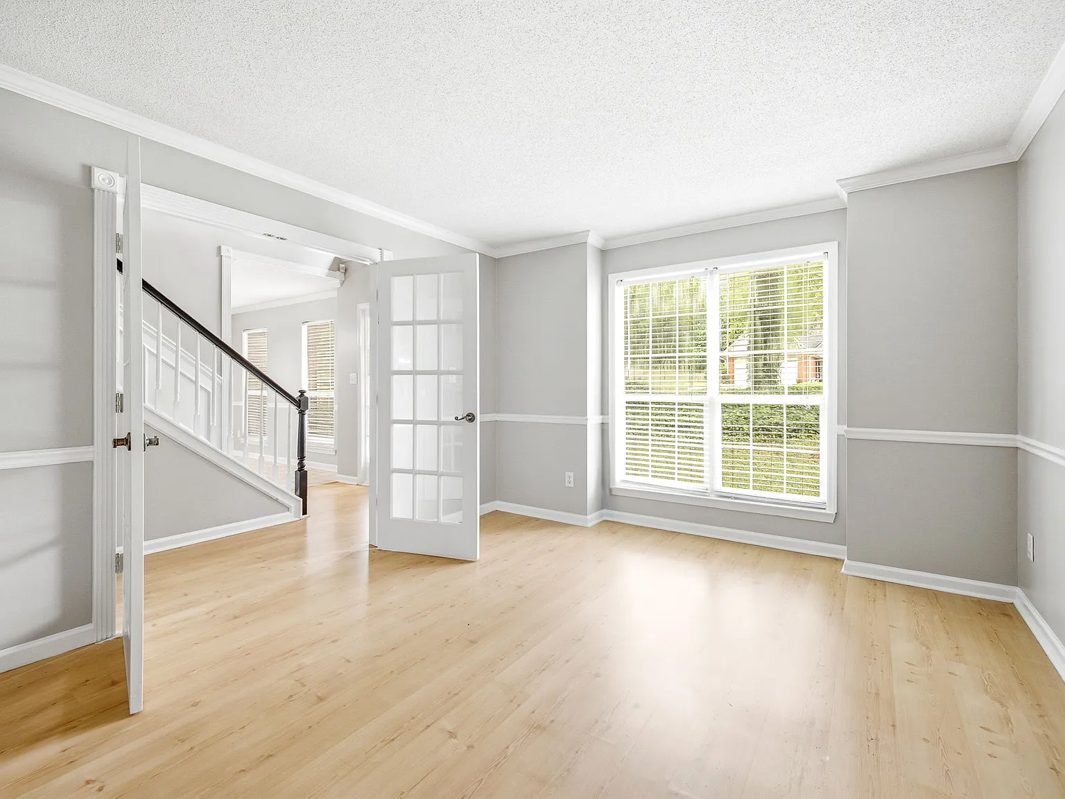 4 bed, 2452 sqft, $2,600 — Photo 3