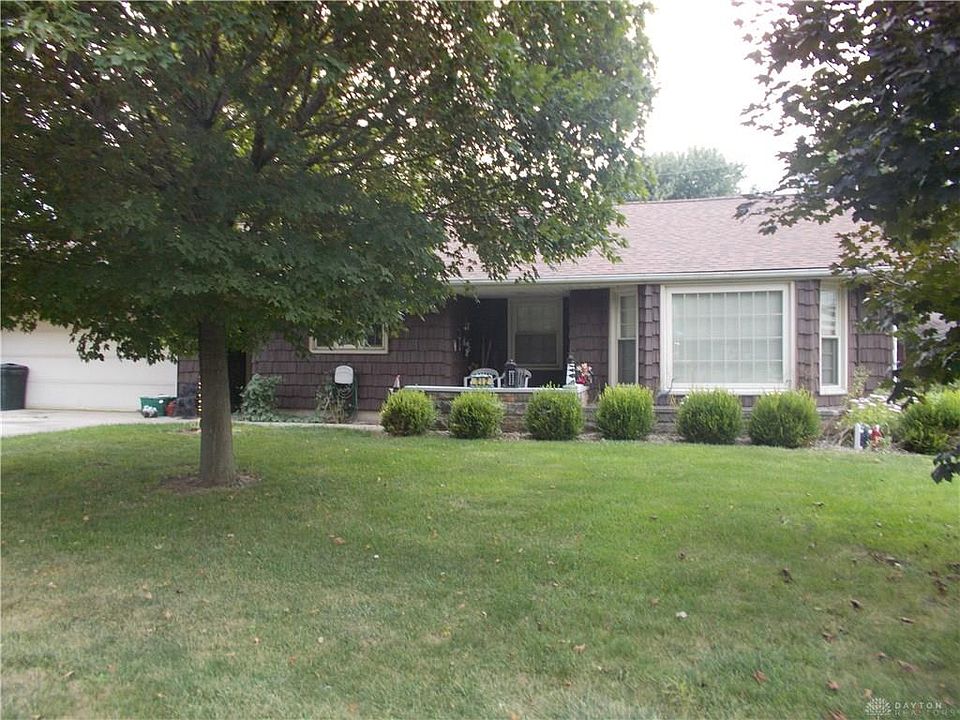 1st image of 212 Stillwater St