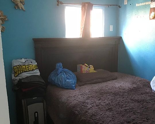 5th image of 1341 N Fries Ave