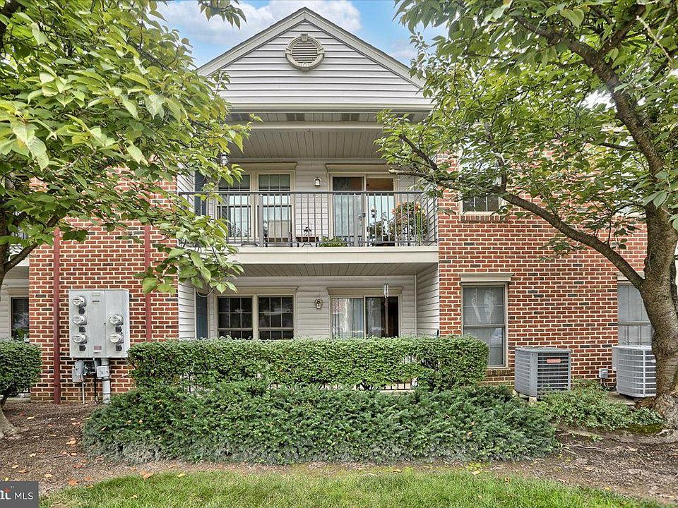 1st image of 5401 Oxford Dr APT 12