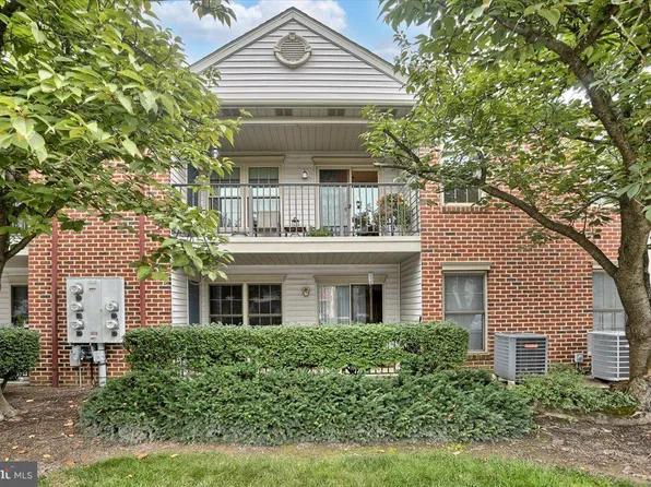5401 Oxford Dr APT 12, Mechanicsburg, PA 17055